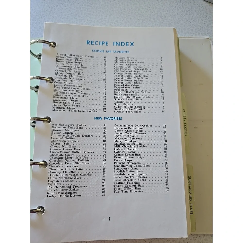 Collectors Bake Book Occident/King Midas Peavey Company Binder Cookbook‎